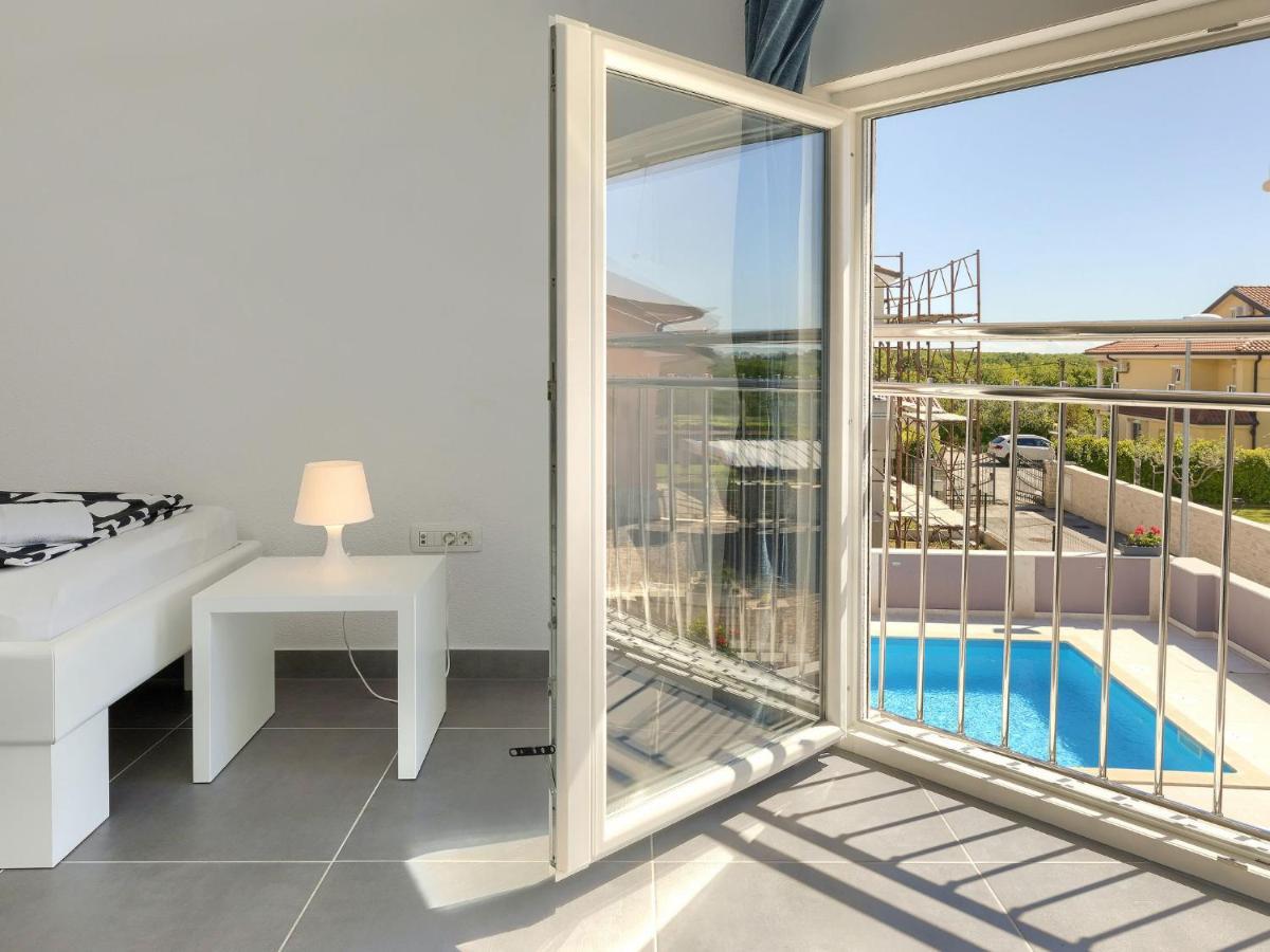 Holiday Home Villa Gocci Kmeti Exterior foto